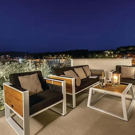 Cozy In Milna With House Sea View
