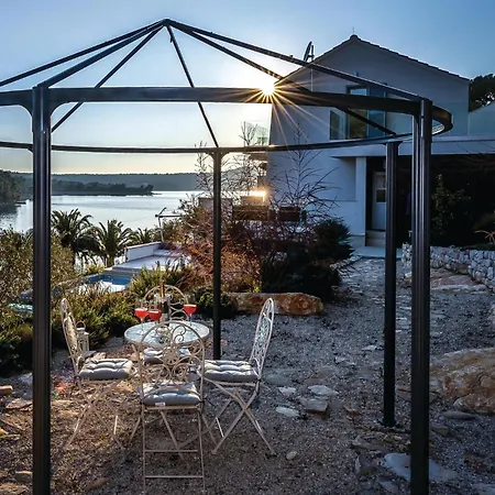 Cozy In Milna With House Sea View
