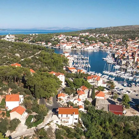 Cozy In Milna With House Sea View Holiday home Milna (Brac)