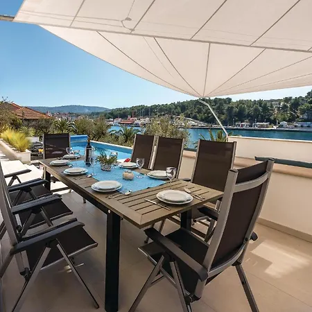 Cozy In Milna With House Sea View Holiday home Milna (Brac)